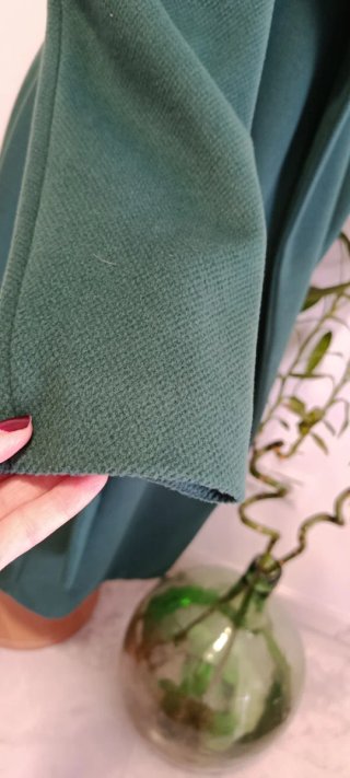 Abrigo largo elegante mujer verde de paño. Mimi-mu