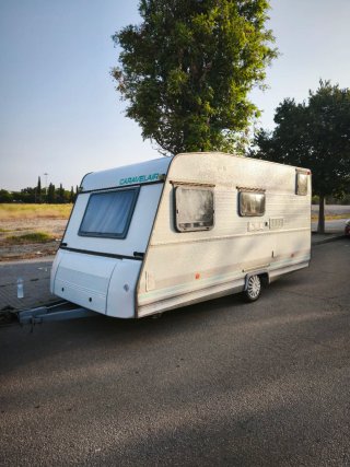 Caravana de -750kg con documentación. Ficha verde