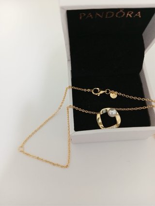 Collar Pandora Dorado Perla y Circonitas