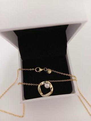 Collar Pandora Dorado Perla y Circonitas