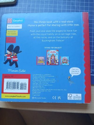 Libro infantil Busy Royal Family Campbell