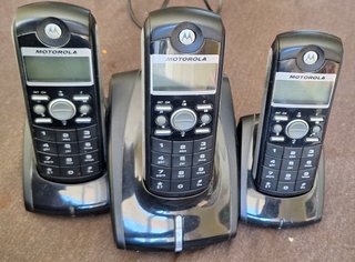 Pack 3 Teléfonos Inalámbricos Motorola ME-4050