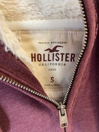 Chaqueta Hollister Burdeos con cremallera