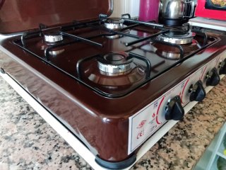 Hornillo 4 fuegos marrón con tapa