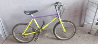 Bicicleta de carretera roja