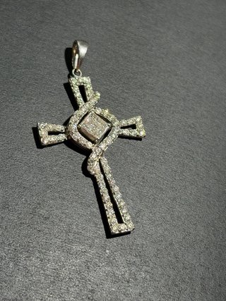 Cruz Oro Blanco y Diamantes