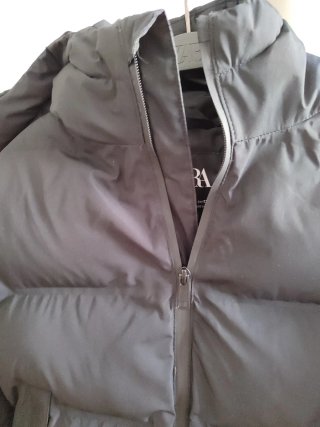 Abrigo acolchado Zara niño negro talla 8-9 ( 130cm