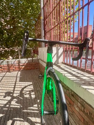 Bicicleta de carretera Trek verde