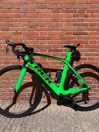 Bicicleta de carretera Trek verde