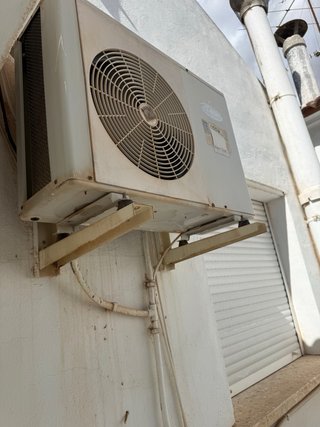 3 Aire Acondicionado Carrier Beige