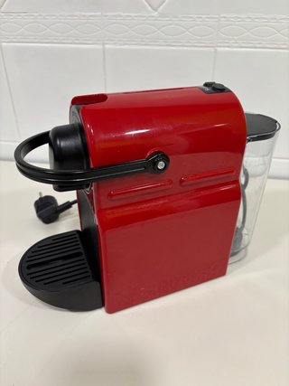Cafetera Nespresso Krups Inissia Roja