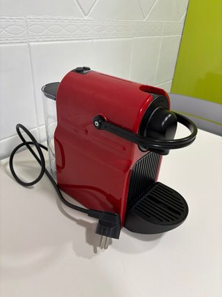 Cafetera Nespresso Krups Inissia Roja