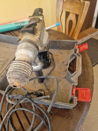 Martillo percutor eléctrico con maletín