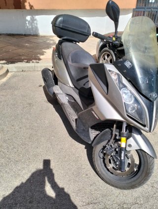 Cambio por gsr.........Kymco Superdrink 300i Gris