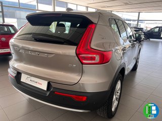 VOLVO XC40 2.0 B3 Momentum Pro Auto (163cv) - 2022