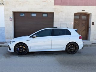Volkswagen Golf 8 R performance Akrapovic