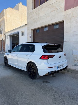 Volkswagen Golf 8 R performance Akrapovic