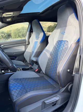 Volkswagen Golf 8 R performance Akrapovic