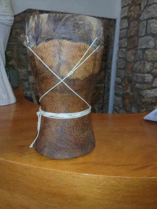 Bombo de madera artesanal