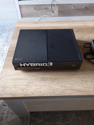 Xbox One Nera + 1 Controller