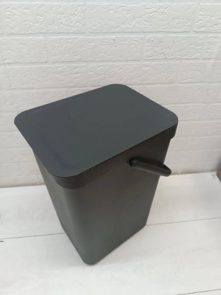 Cubo de basura gris con tapa 16 l