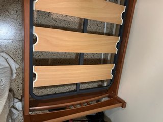 cama individual de madera