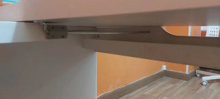 Mesa de oficina blanca de madera