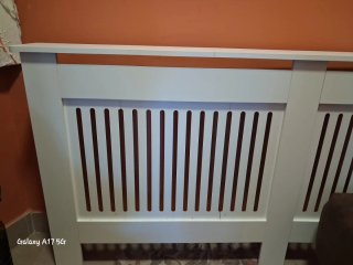 Cubre radiador moderno de madera blanco
