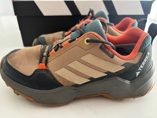 Zapatillas infantiles Adidas Terrex TALLA 34.