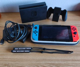 Nintendo Switch Azul/Rojo + Accesorios