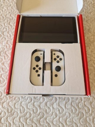 Nintendo Switch OLED Bianca e Nera