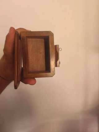 Distribuidor de cigarros vintage de madera