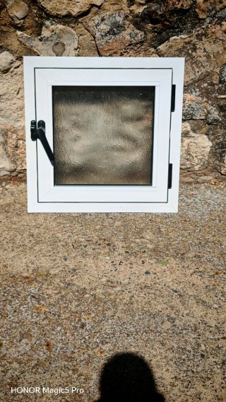 Ventana aluminio 60x60