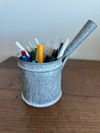Copo com pega em latão artesanal