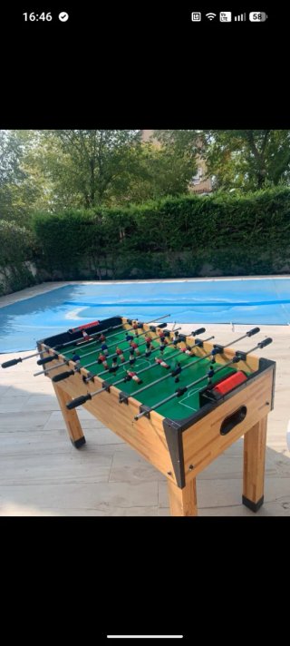 Futbolín de madera