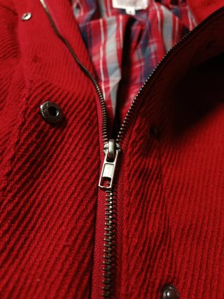 Chaqueta Bershka Roja con Capucha