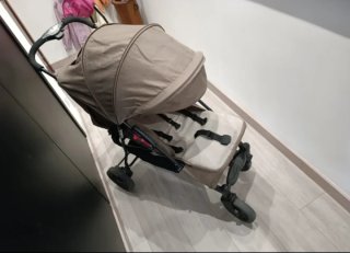 Silla de paseo plegable marrón