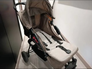Silla de paseo plegable marrón