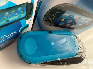 PS Vita Slim Azul cómo Nueva.