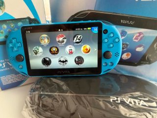 PS Vita Slim Azul cómo Nueva.