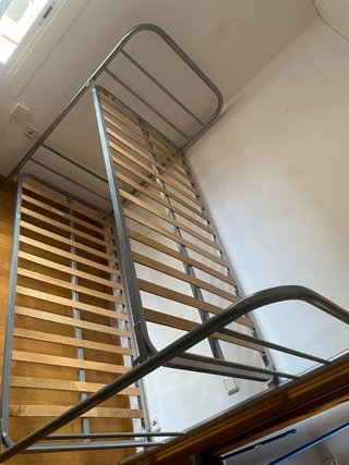 Litera metálica con somier de madera