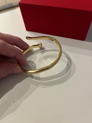 Pulsera Uno de 50 Dorada con Caja