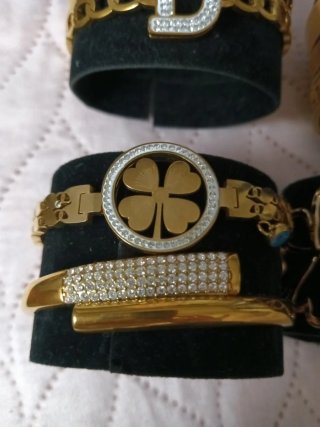 Lote de 5 Pulseras Doradas