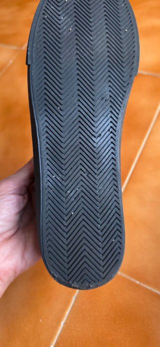 Zapatillas negras de lona. Talla 40. H&M