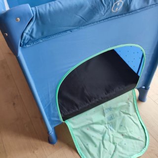 Cuna de viaje azul