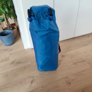 Cuna de viaje azul