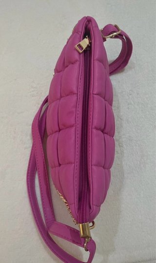 Bolso rosa acolchado con cadena nuevo con etiqueta