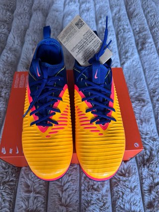Botas de fútbol Nike Amarillas Talla 38,5