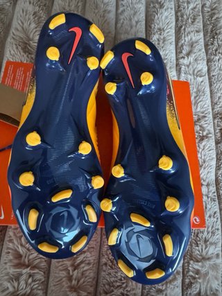 Botas de fútbol Nike Amarillas Talla 38,5