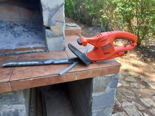 Motor y cortasetos Black Decker